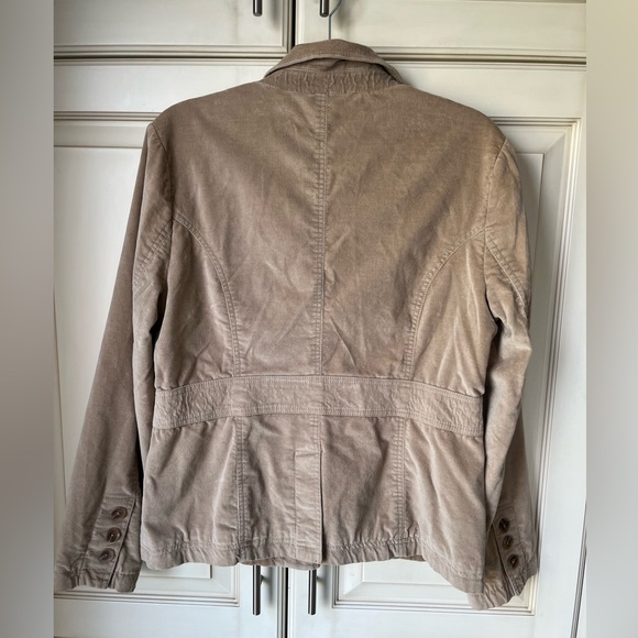 Lady Hathaway beige jacket. Large. (More M/L) Suede-like feel. - Picture 2 of 7